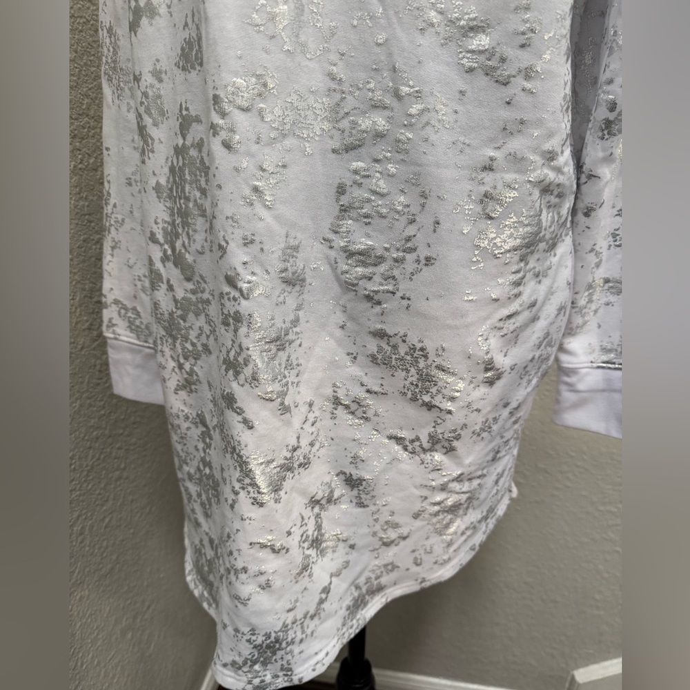 Elegant Long Sleeve Hoodie Dress in White and Silver - Picture 3 of 6